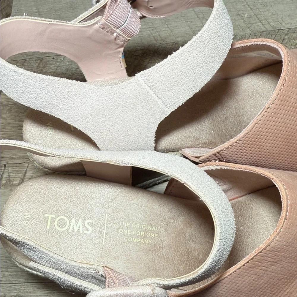TOMS Wedge Sandals - Picture 10 of 12
